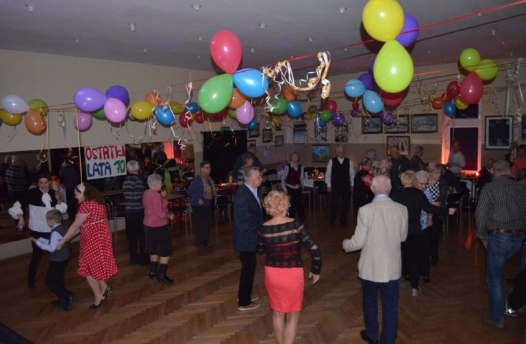 Tańce i gadki na ostatki