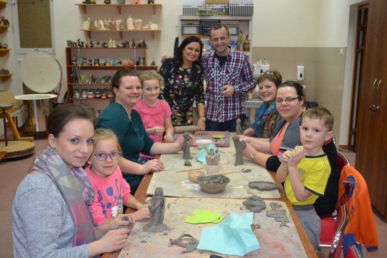 Integracyjne warsztaty ceramiczno-plastyczne w filii „Tkacz”