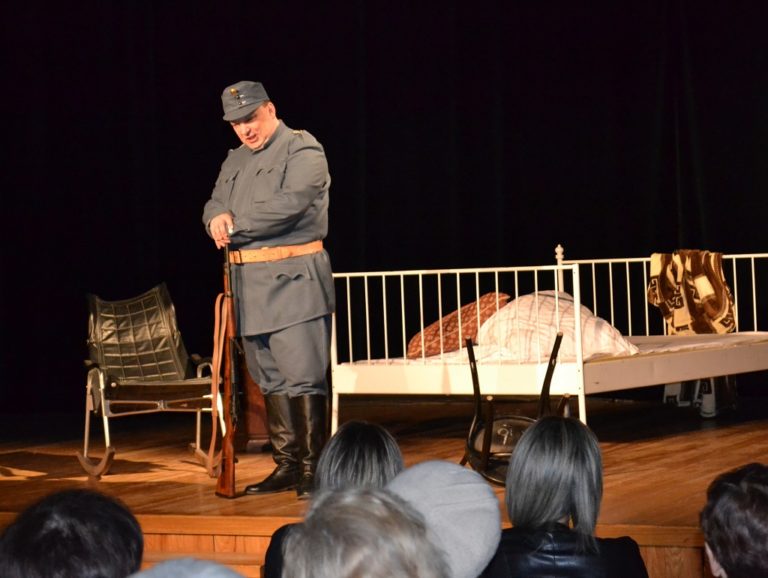 „Tu mówi Szwejk!”. Polskie Studio Teatralne w filii „Tkacz”