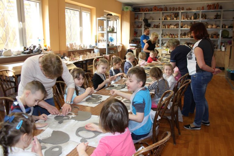 Warsztaty ceramiczne w filii MOK