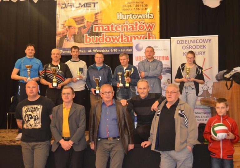 Mecz tenisa stołowego drużyn 50+/50-