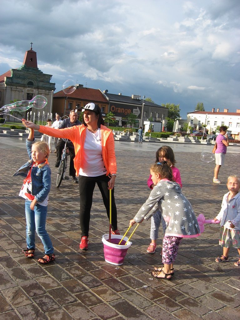 „Psiaki bezdomniaki”. Festyn na pl. Kościuszki