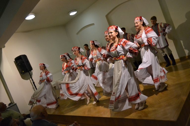 Spotkanie z folklorem „Raz na ludowo”