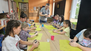 Zdjęcie z darmowych warsztatów pokazowych z ceramiki